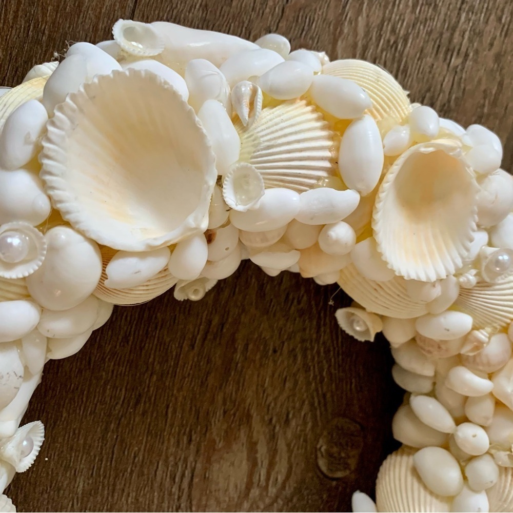 Pearline’s Seashell Wreath D 11” - Picture 11 of 13